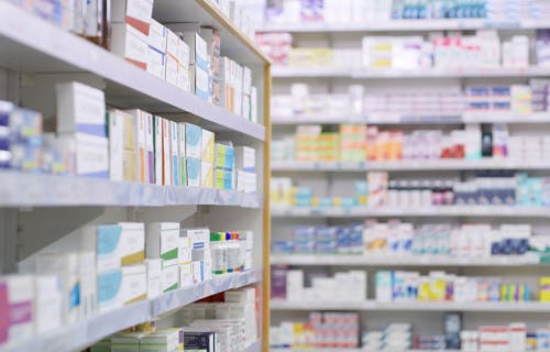 gi-cs-janssen-pharmaceuticals-pharmacy-shelves